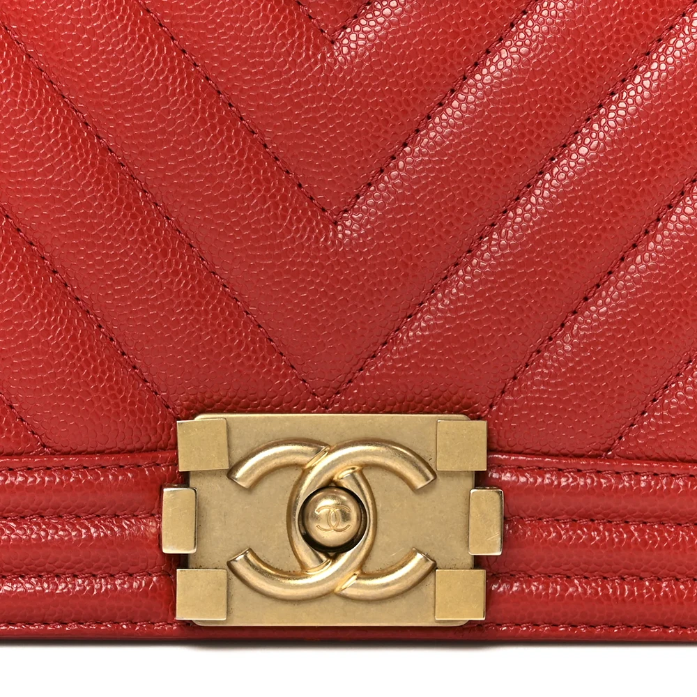 Chanel – Caviar Chevron Quilted Medium Boy Flap Red
