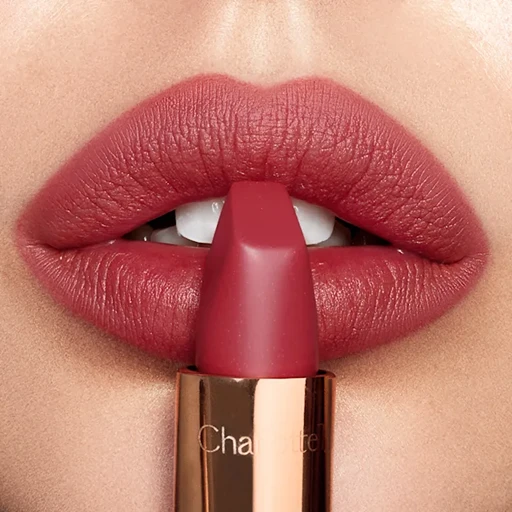 Charlotte Tilbury – Matte Revolution Lipstick – M.I. Kiss