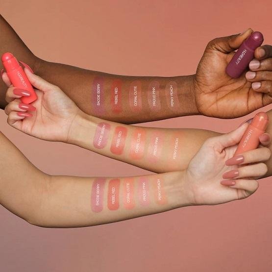HUDA BEAUTY Cheeky Tint Cream Blush Stick – Coral Cutie
