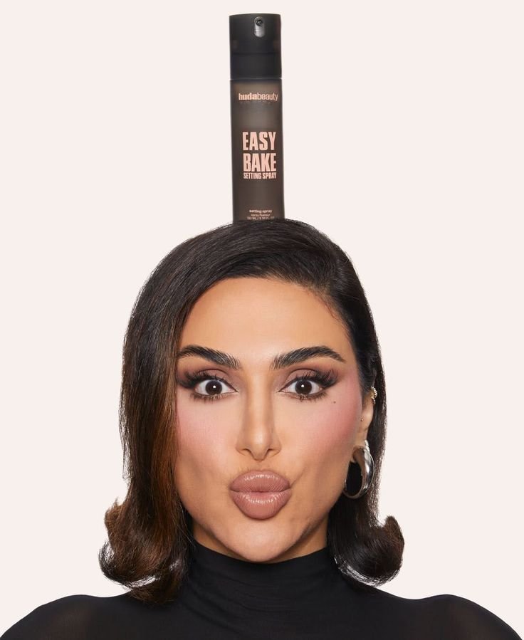 HUDA BEAUTY – Easy Bake Blurring Setting Spray with 16-Hour Wear – 100ML