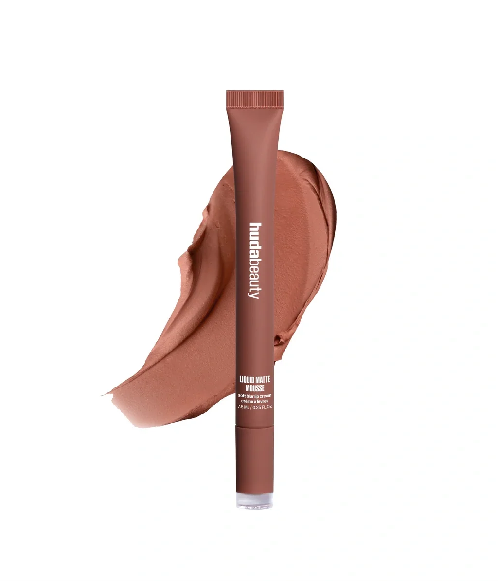 Huda Beauty Liquid Matte Mousse – Shade: Warm Brown