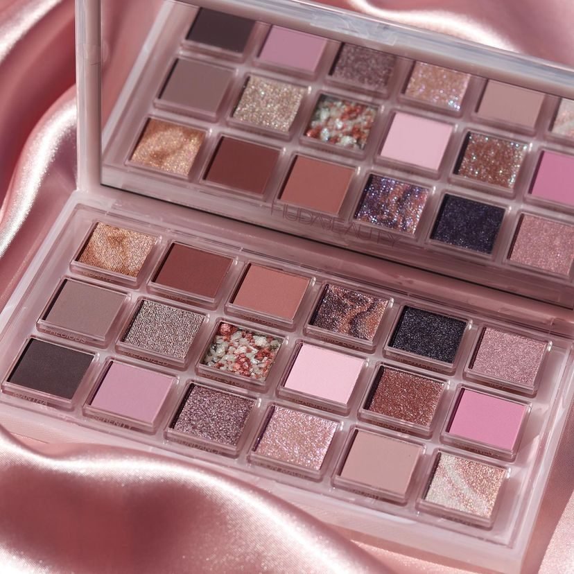 HUDA BEAUTY – Rose Quartz Eyeshadow Palette