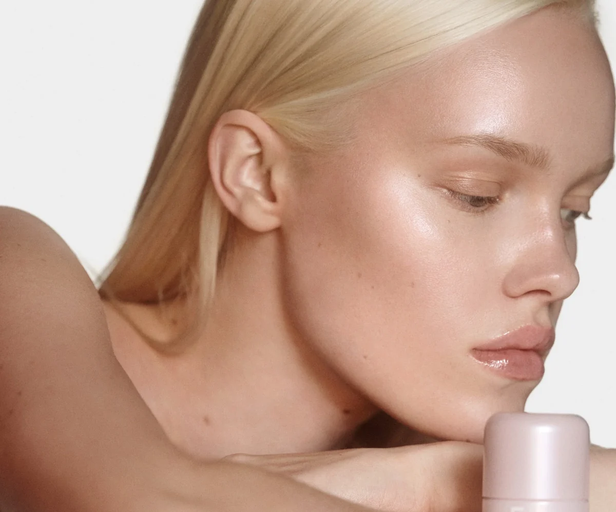 Rhode – Highlight Milk Multipurpose luminizer – 02 – Pearly Champagne