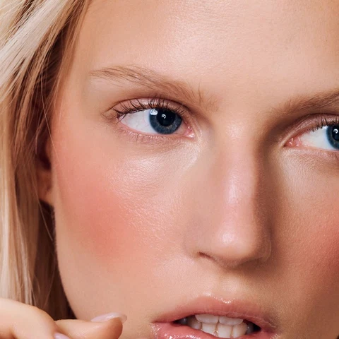 Rhode – Pocket Blush – Freckle – Neutral Peach